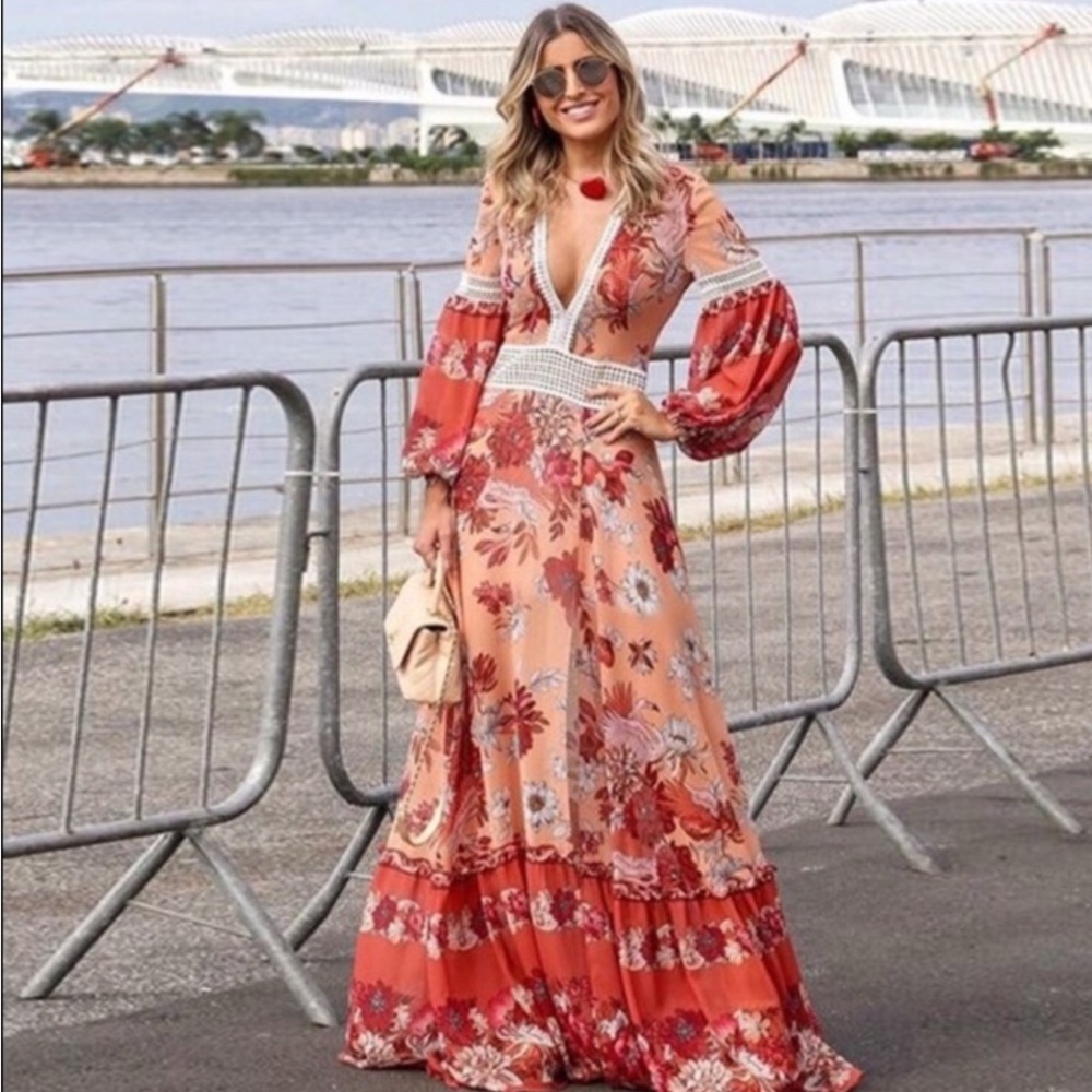 Floral Red and Cream dress - Picture 1 of 4